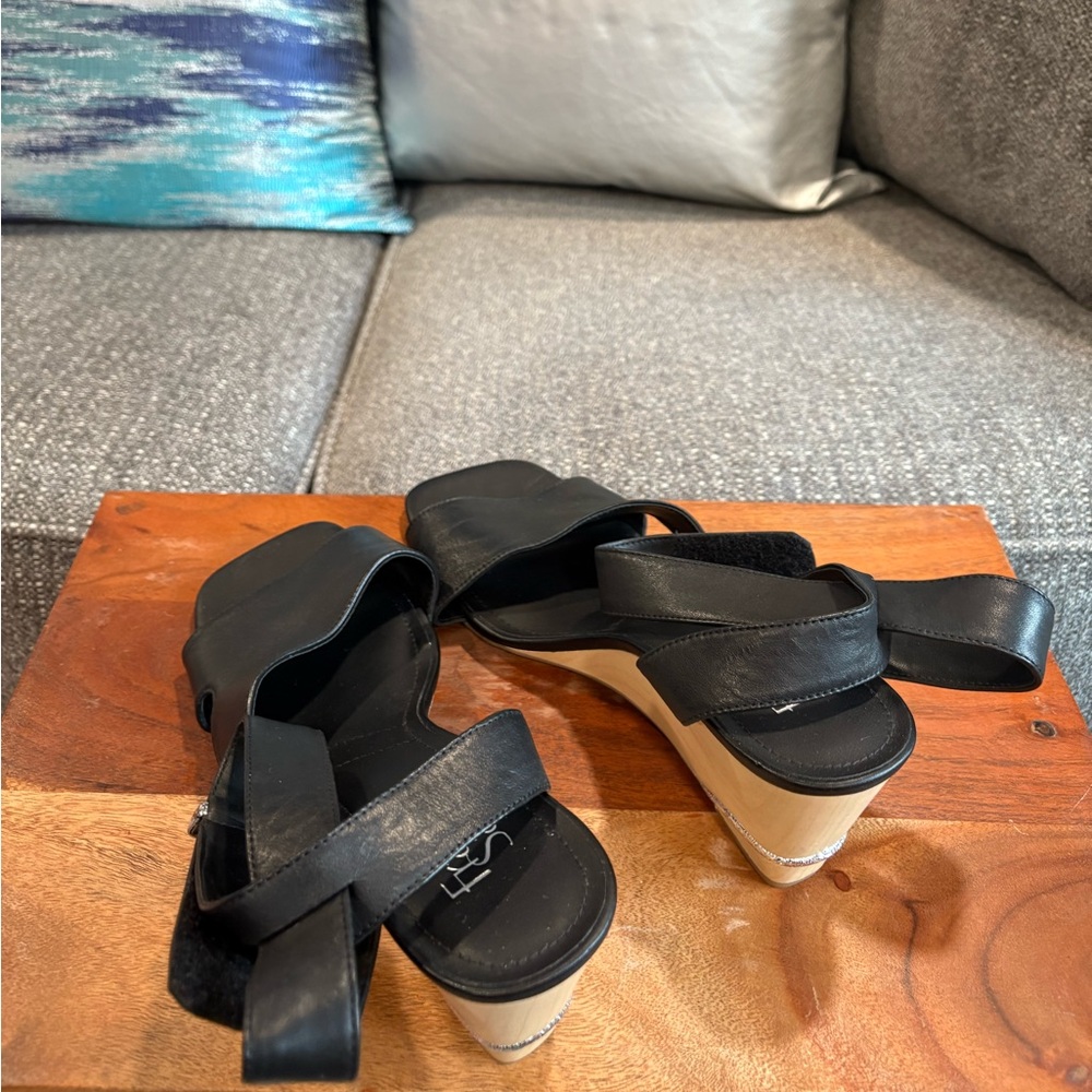 Size 9 Franco Sarto Open-Toe-and-Heel Wedge Sandals
